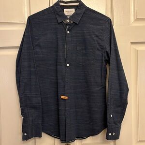 Paper Denim & Cloth Men’s Long Sleeve Button Down Shirt, M. Heathered Blue.